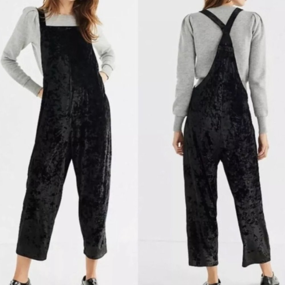 URBAN OUTFITTERS - UO shapeless velvet overall, XS